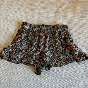 Swool size large floral elastic shorts